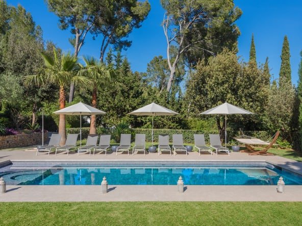 exclusive Holiday Rental Mallorca pool