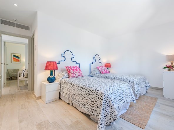 villa nirvana mallorca single bed
