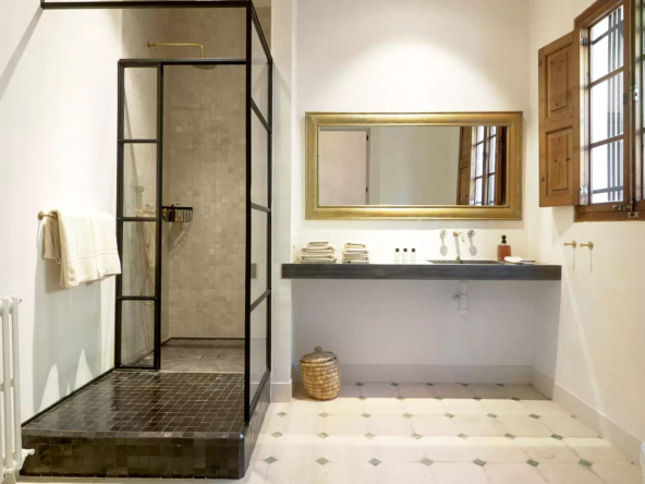 holiday villa for 16 people BATH 2