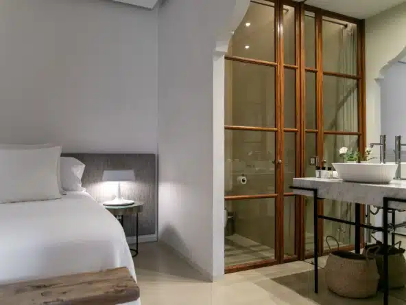 private luxury villa to rent bed