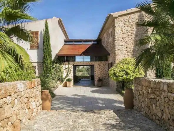 private luxury villa to rent front